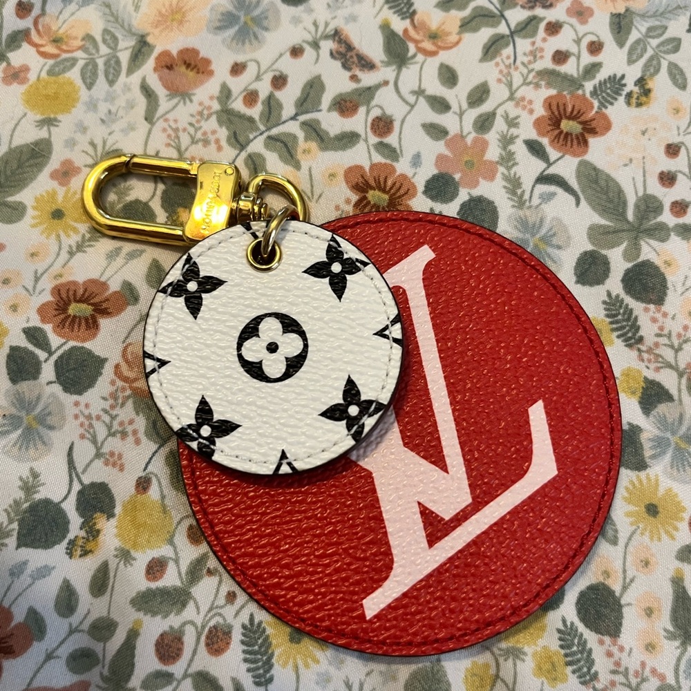 Louis Vuitton Monogram giant bag charm